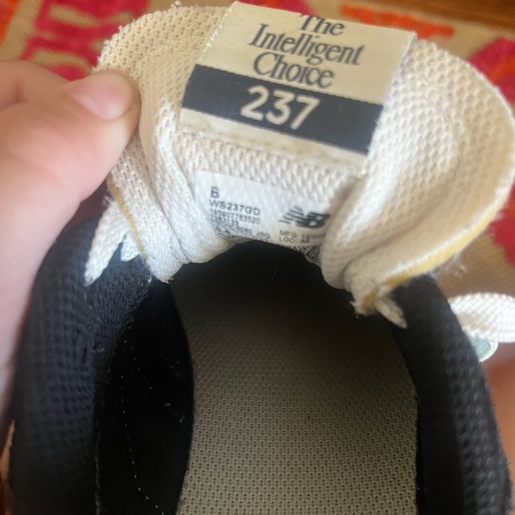 COPY - New balance 237’s size 8.5 - Picture 2 of 4